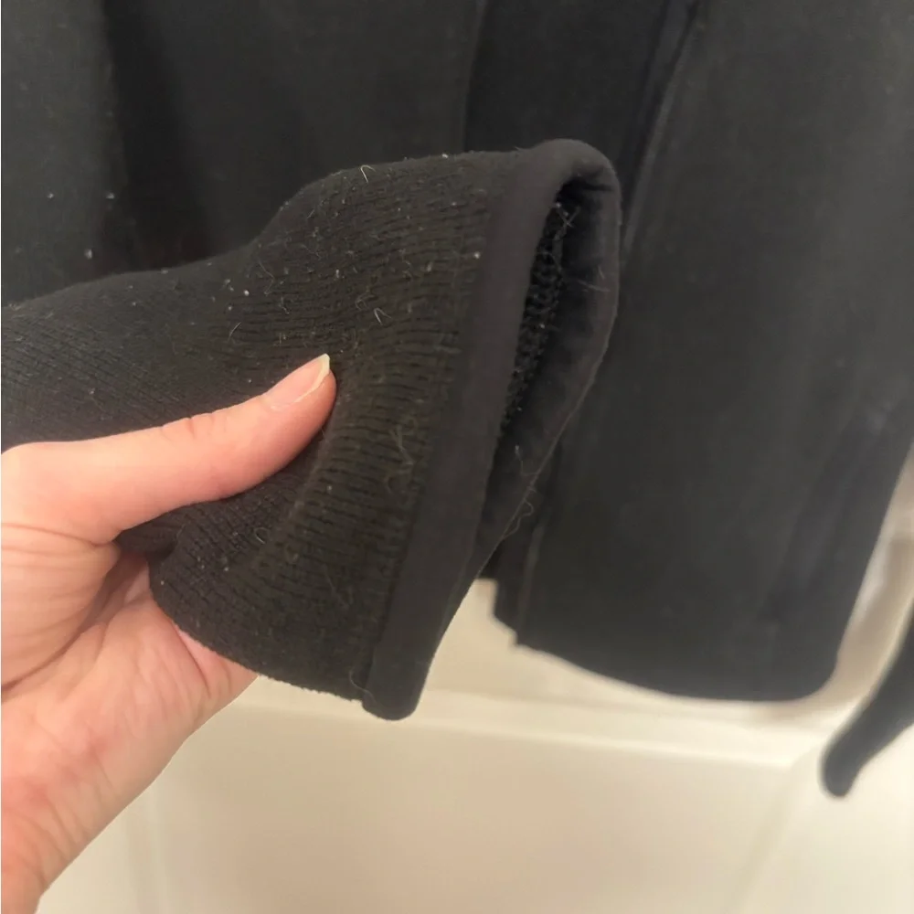 Patagonia Black Full-Zip Fleece Jacket with Small Logo - Picture 10 of 14